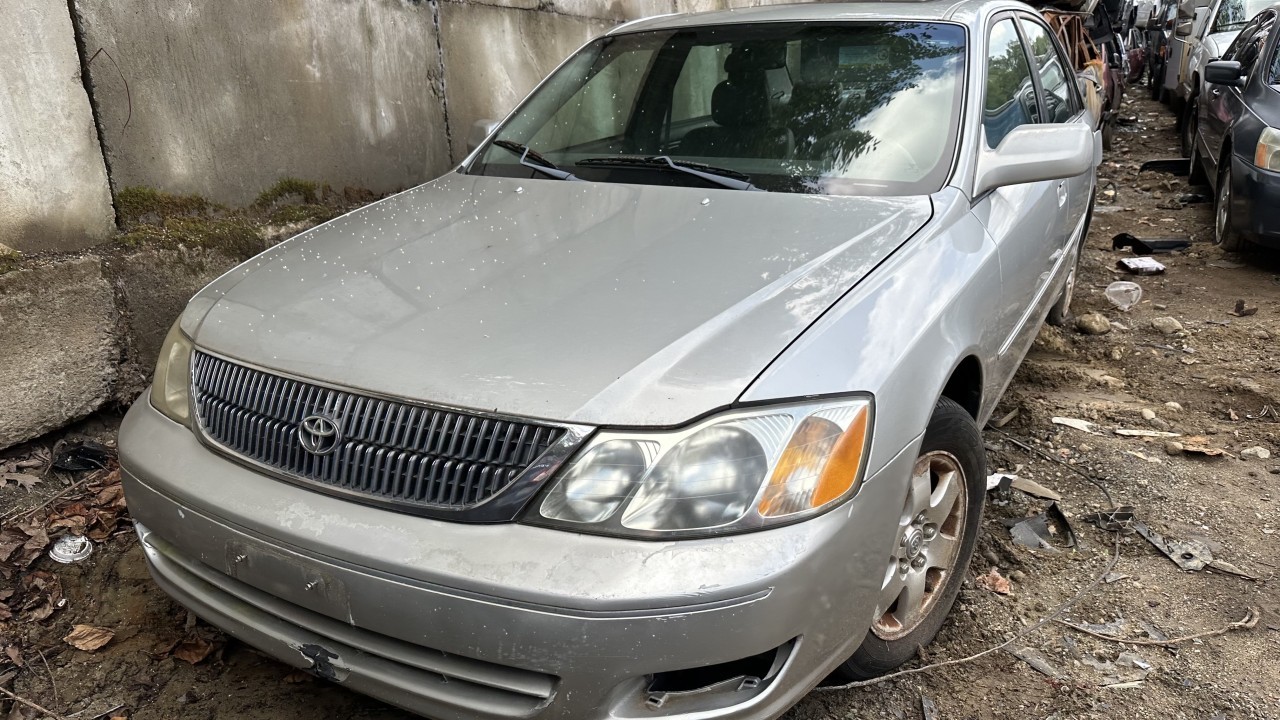 https://f005.backblazeb2.com/file/img-partshotlines-com/Inventory/NE179/Vehicle/63143_03.jpg