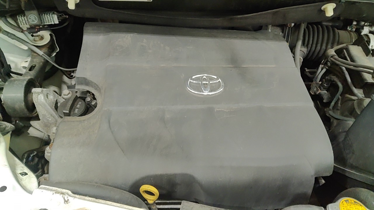 https://f005.backblazeb2.com/file/img-partshotlines-com/Inventory/NE219/Vehicle/492765_09.jpg