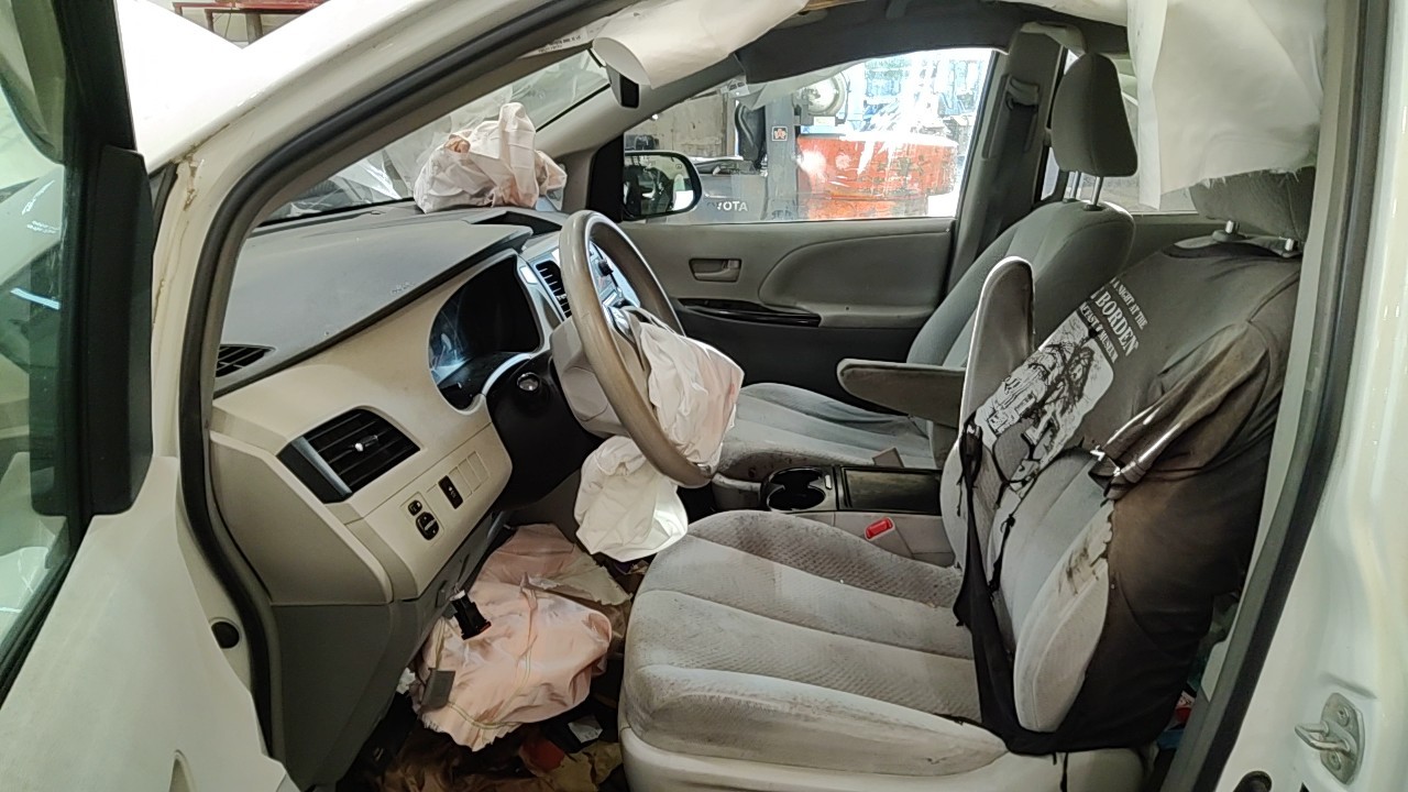 https://f005.backblazeb2.com/file/img-partshotlines-com/Inventory/NE219/Vehicle/492765_10.jpg