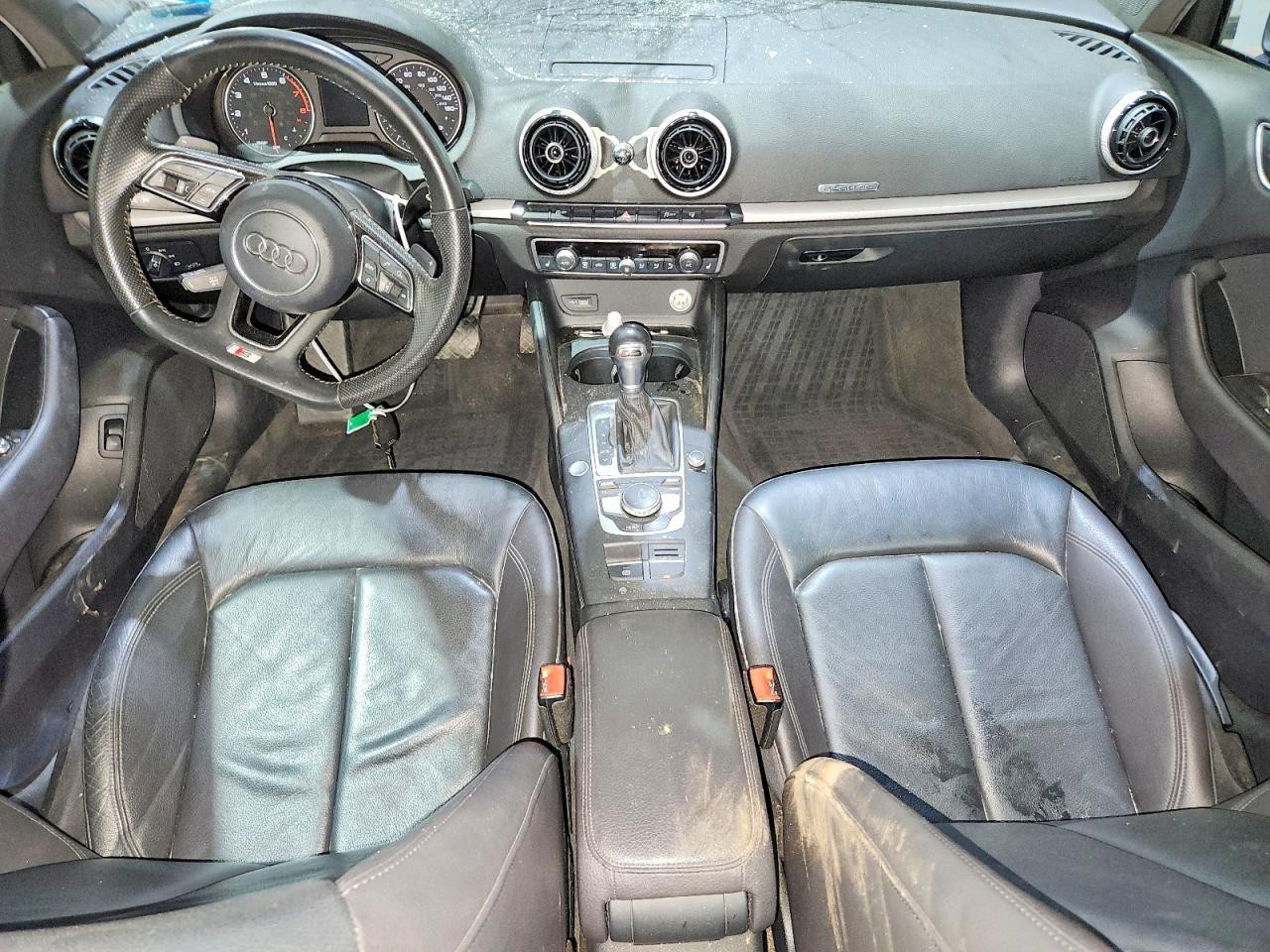Vehicle/144164_08.jpg