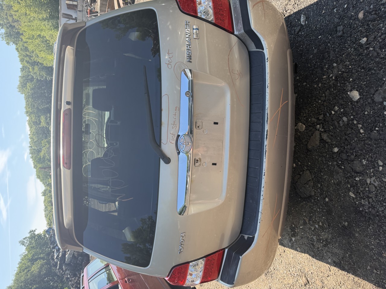 https://f005.backblazeb2.com/file/img-partshotlines-com/Inventory/NE279/Vehicle/961_04.jpg