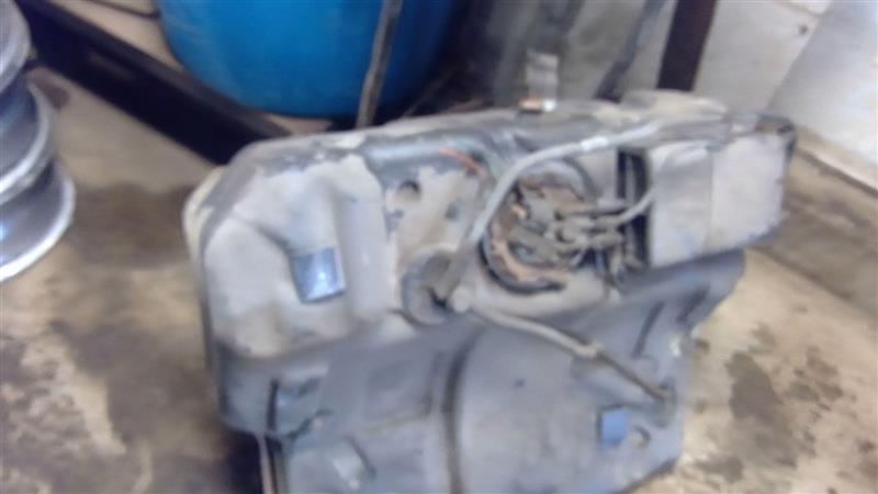 https://f005.backblazeb2.com/file/img-partshotlines-com/Inventory/NE71/Vehicle/13203_12.jpg