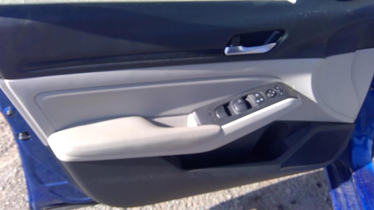 https://f005.backblazeb2.com/file/img-partshotlines-com/Inventory/OK13/Vehicle/16120_06.jpg