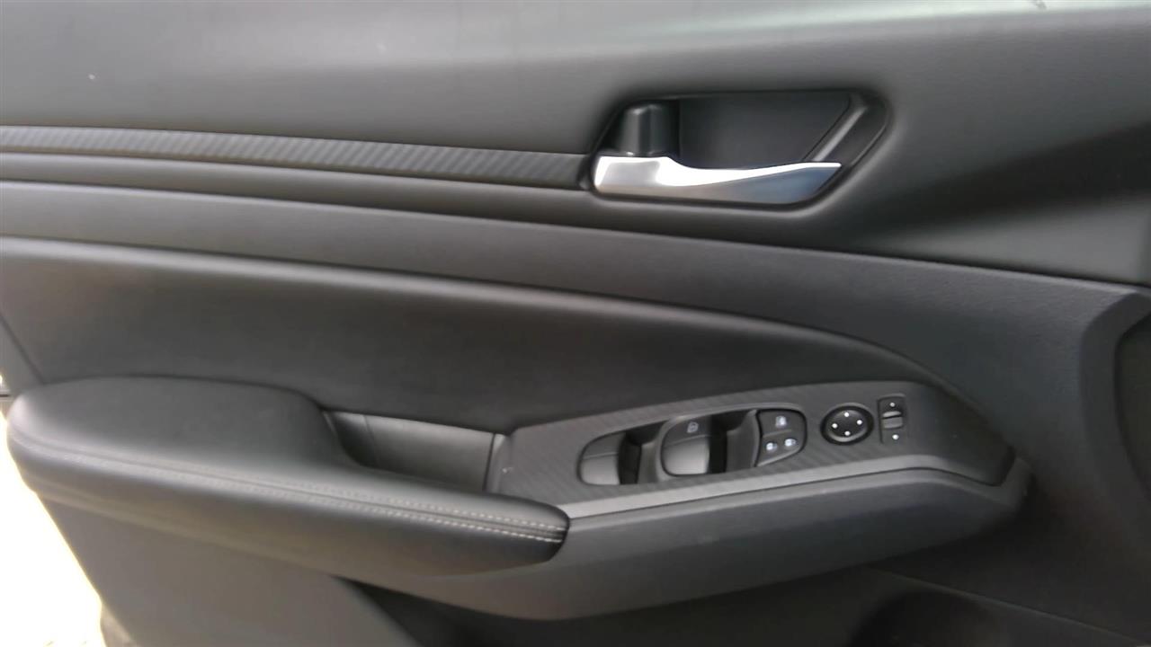 https://f005.backblazeb2.com/file/img-partshotlines-com/Inventory/OK13/Vehicle/16171_11.jpg