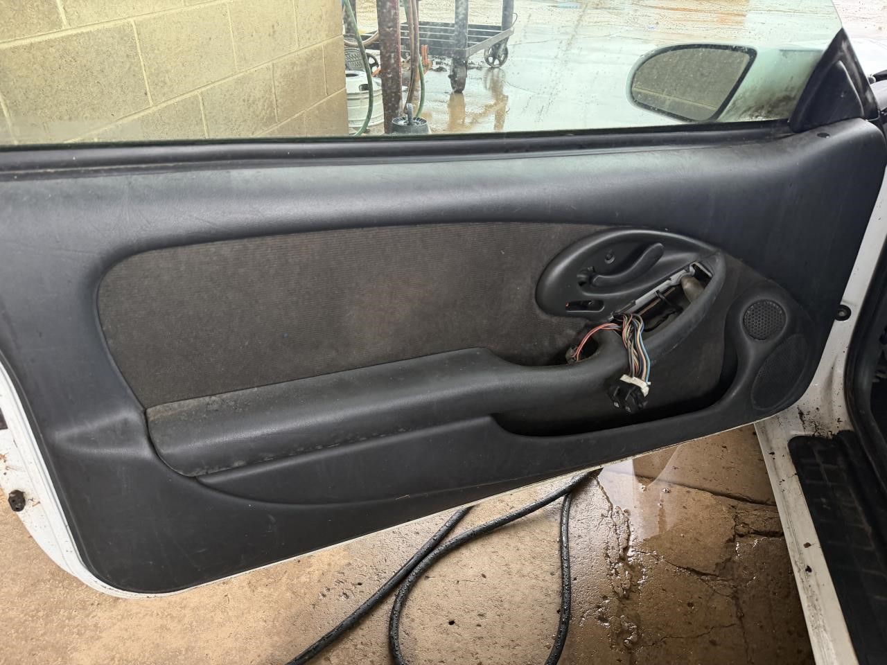 https://f005.backblazeb2.com/file/img-partshotlines-com/Inventory/OK19/Vehicle/27361_11.jpg