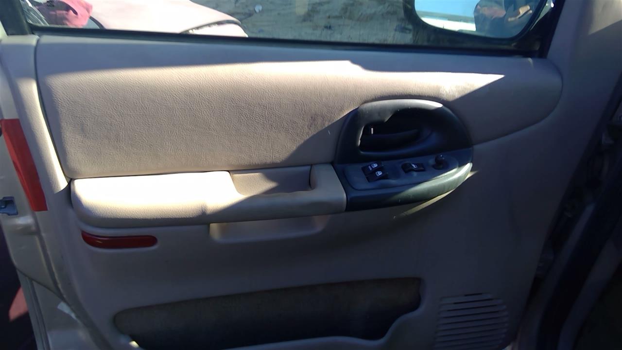 https://f005.backblazeb2.com/file/img-partshotlines-com/Inventory/SW52/Vehicle/18423_02.jpg