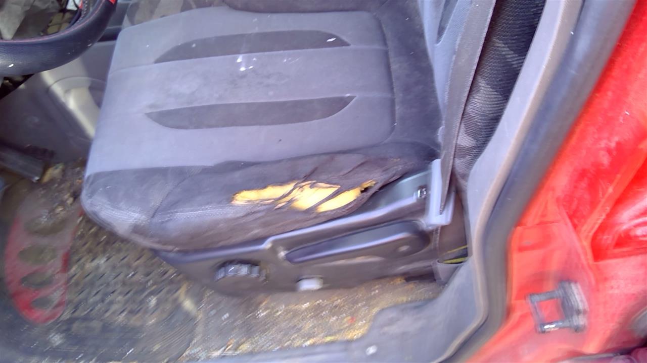 https://f005.backblazeb2.com/file/img-partshotlines-com/Inventory/SW52/Vehicle/18424_03.jpg