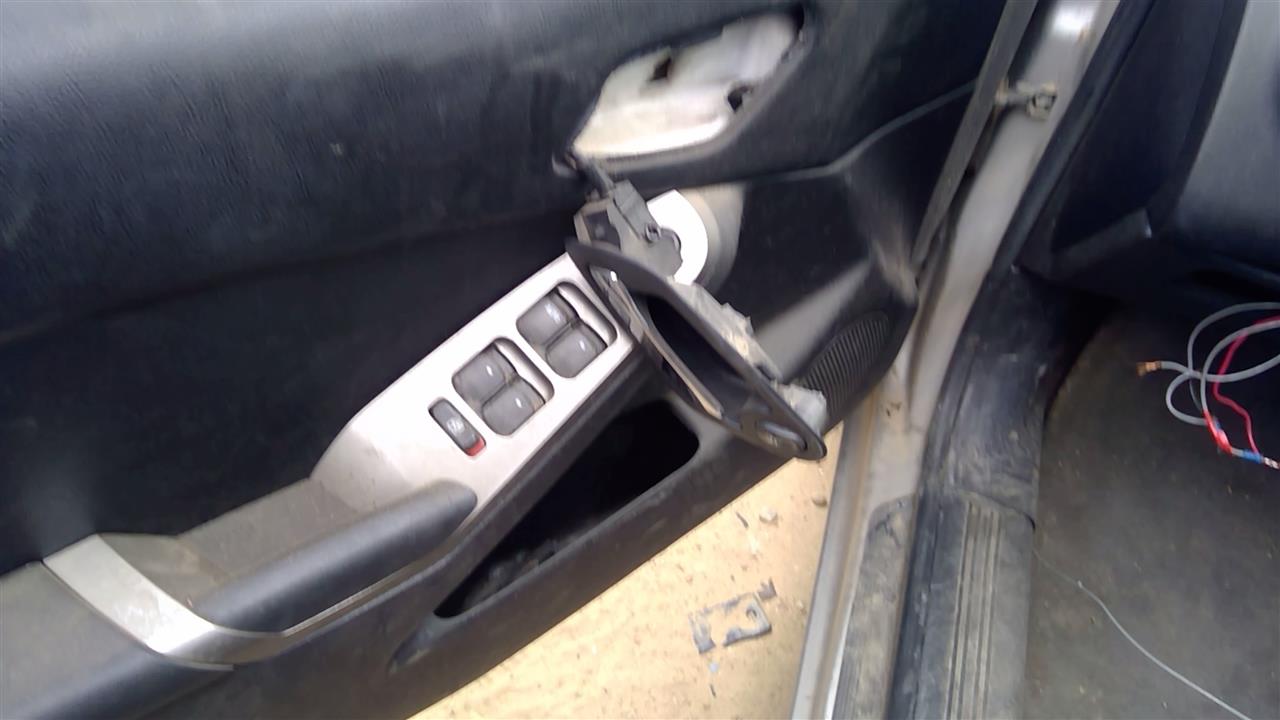 https://f005.backblazeb2.com/file/img-partshotlines-com/Inventory/SW52/Vehicle/19038_02.jpg