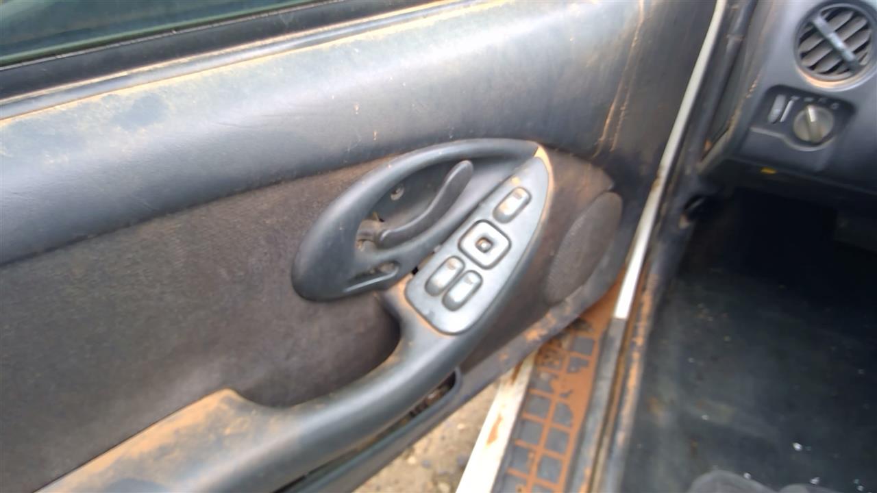 https://f005.backblazeb2.com/file/img-partshotlines-com/Inventory/SW52/Vehicle/20209_02.jpg