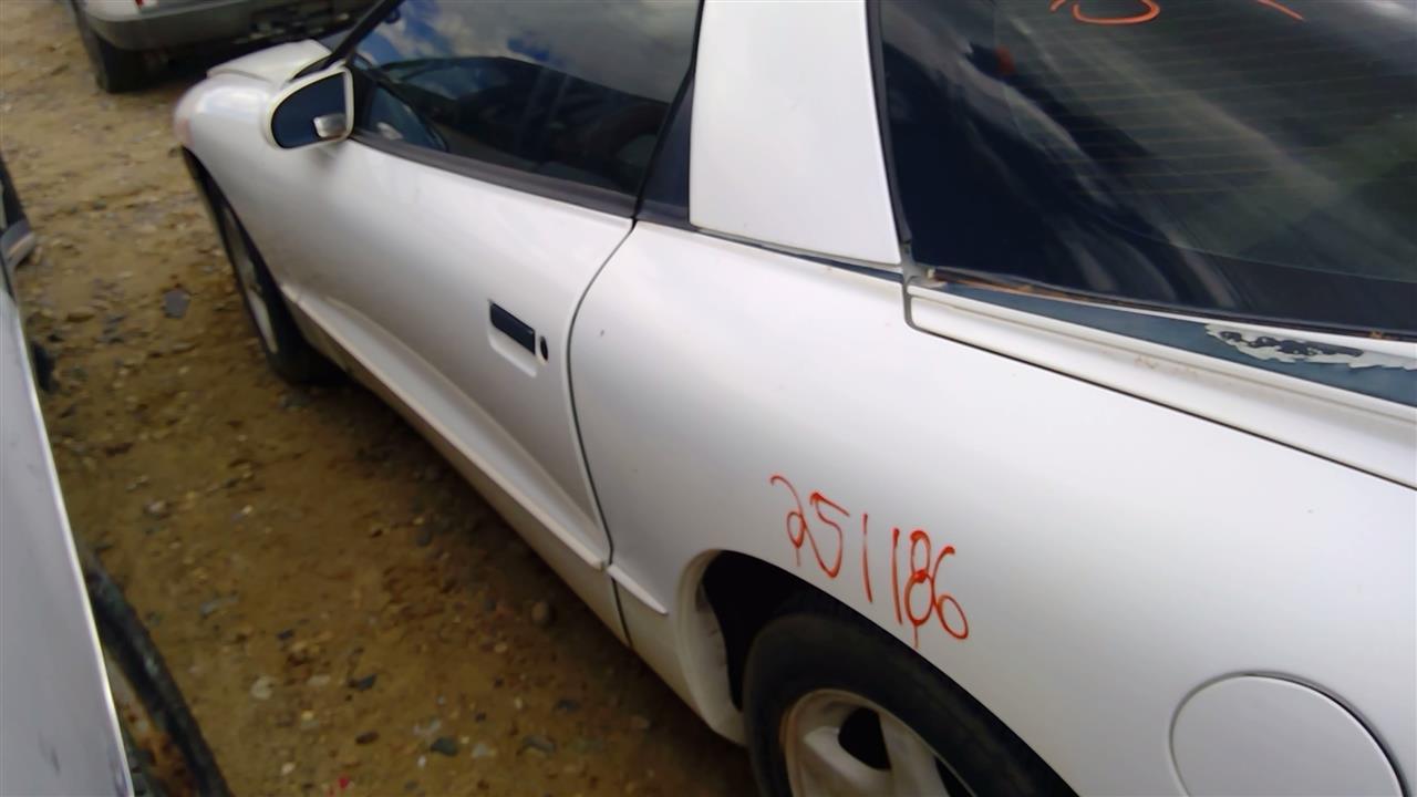 https://f005.backblazeb2.com/file/img-partshotlines-com/Inventory/SW52/Vehicle/20209_13.jpg
