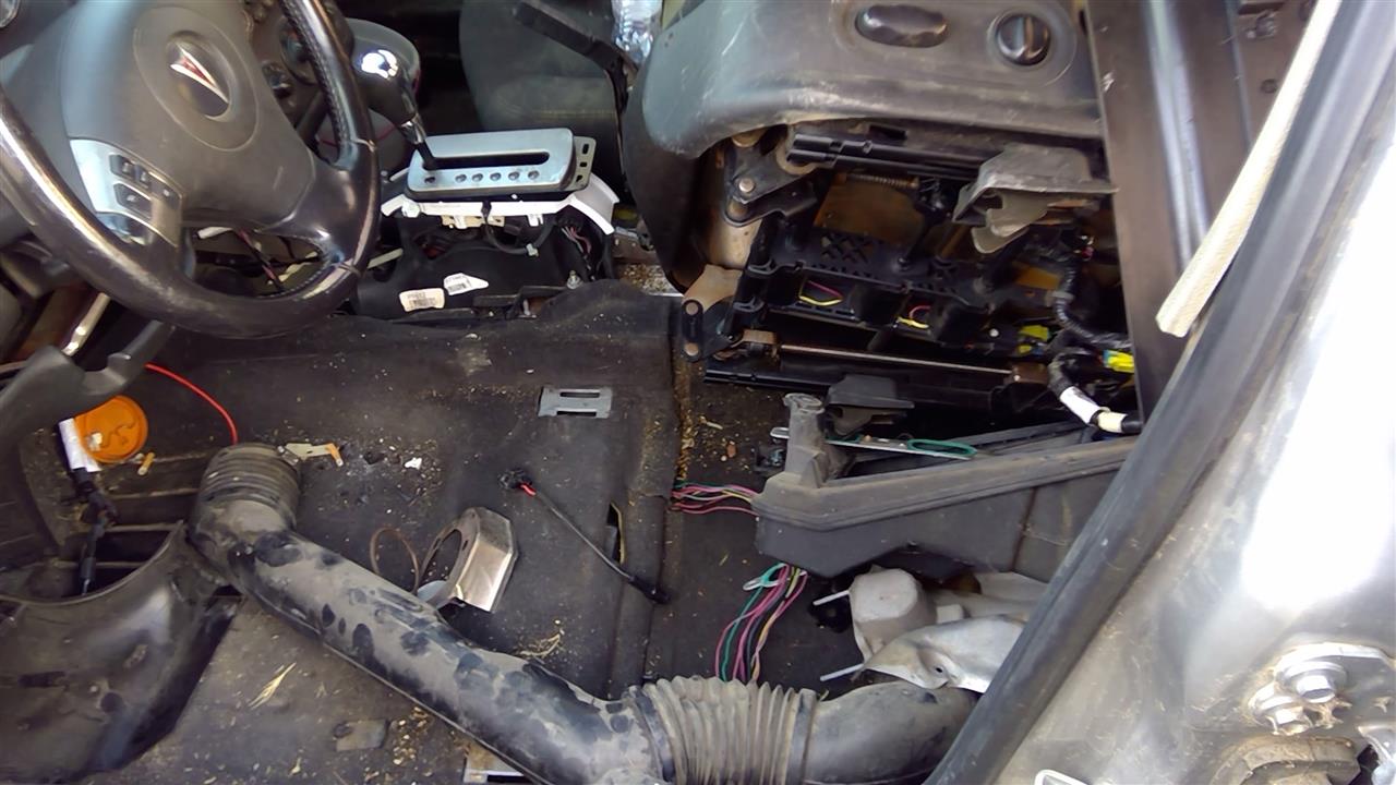 https://f005.backblazeb2.com/file/img-partshotlines-com/Inventory/SW52/Vehicle/20220_03.jpg