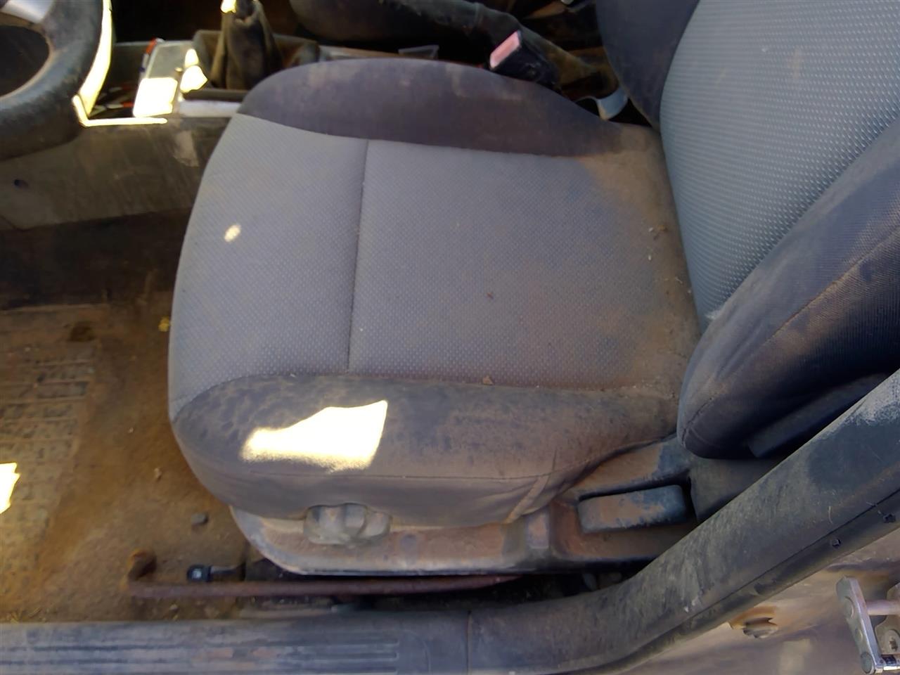 https://f005.backblazeb2.com/file/img-partshotlines-com/Inventory/SW52/Vehicle/20667_03.jpg