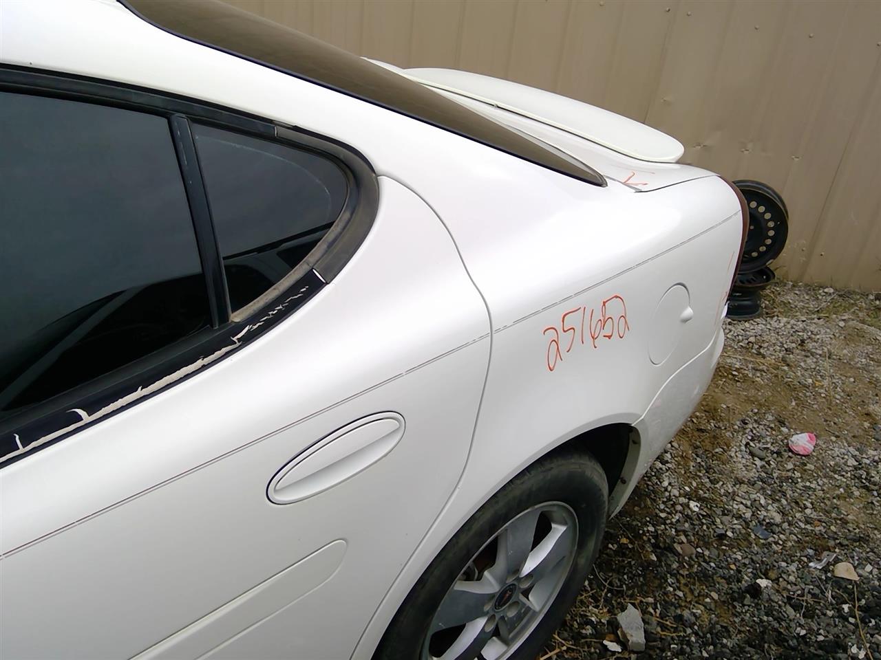 https://f005.backblazeb2.com/file/img-partshotlines-com/Inventory/SW52/Vehicle/20691_13.jpg