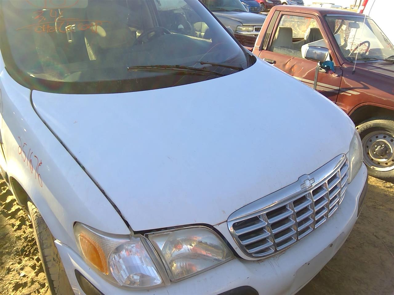 https://f005.backblazeb2.com/file/img-partshotlines-com/Inventory/SW52/Vehicle/20716_08.jpg