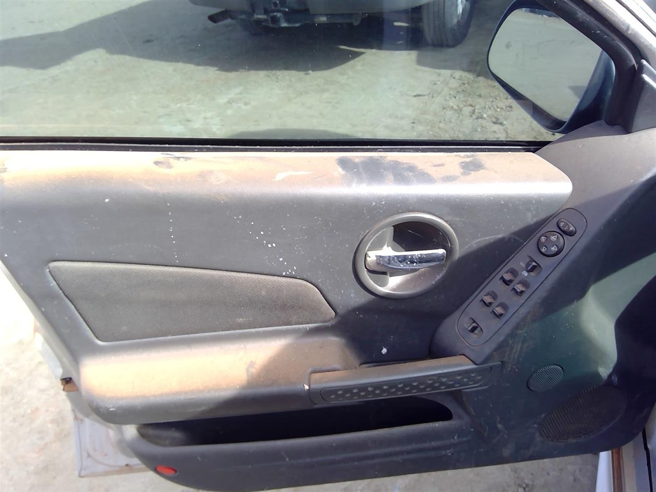 https://f005.backblazeb2.com/file/img-partshotlines-com/Inventory/SW52/Vehicle/20775_02.jpg