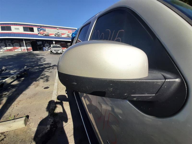 Vehicle/683_08.jpg